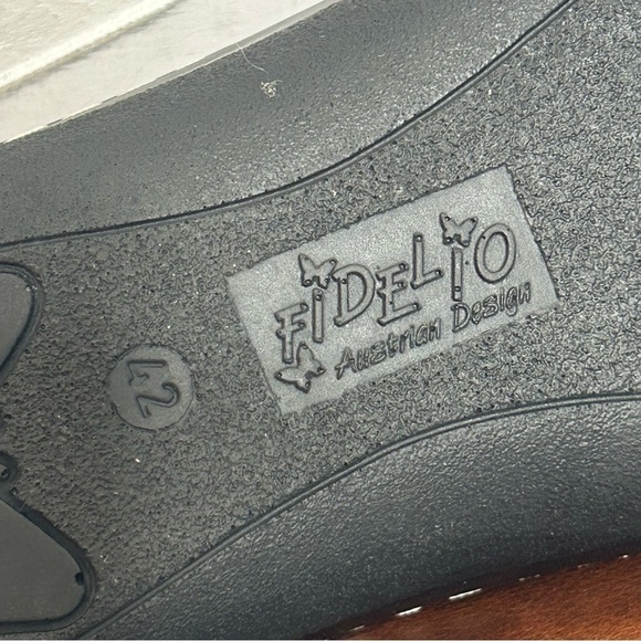 Fidelio Women's Hallux Fabia Bunion Relief Adjustable Sandal - Picture 13 of 16